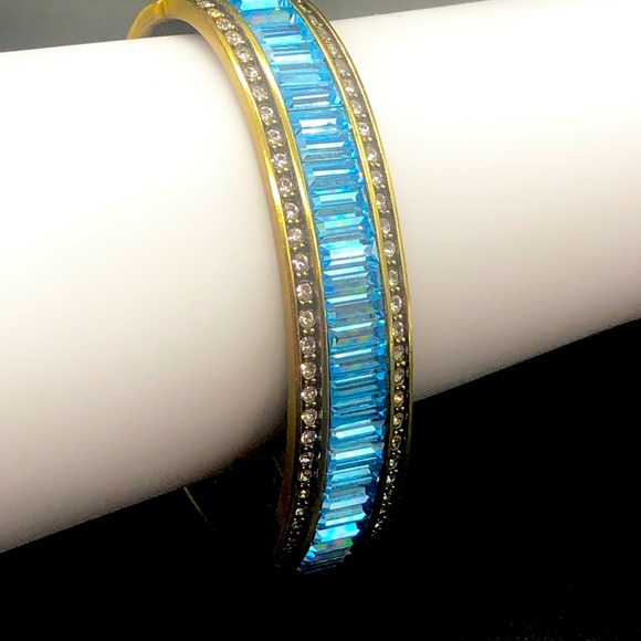 Heidi Daus 🆕 “Captivating Gigi” bangle baguettes bracelet M/L - Picture 5 of 11